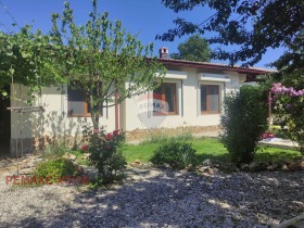 Hus Slaveevo, region Dobrich