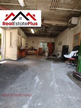 Industribygning Shirok tsentar, Pleven